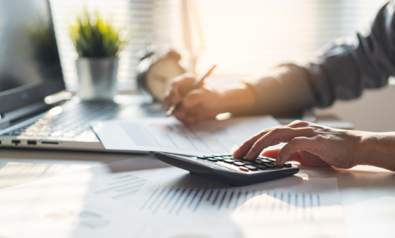 Grow Your Wealth and Save on Taxes: The Smart Investor's Guide to Informed Financial Planning